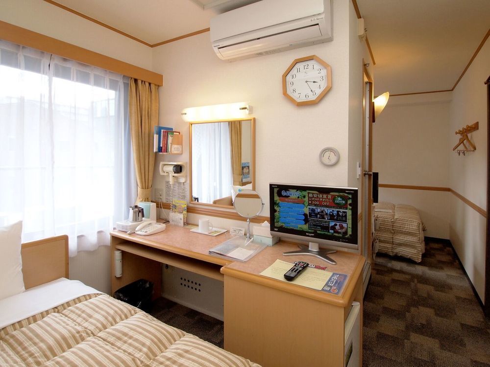 Toyoko Inn Kashiwa Eki Nishi Guchi Exteriér fotografie